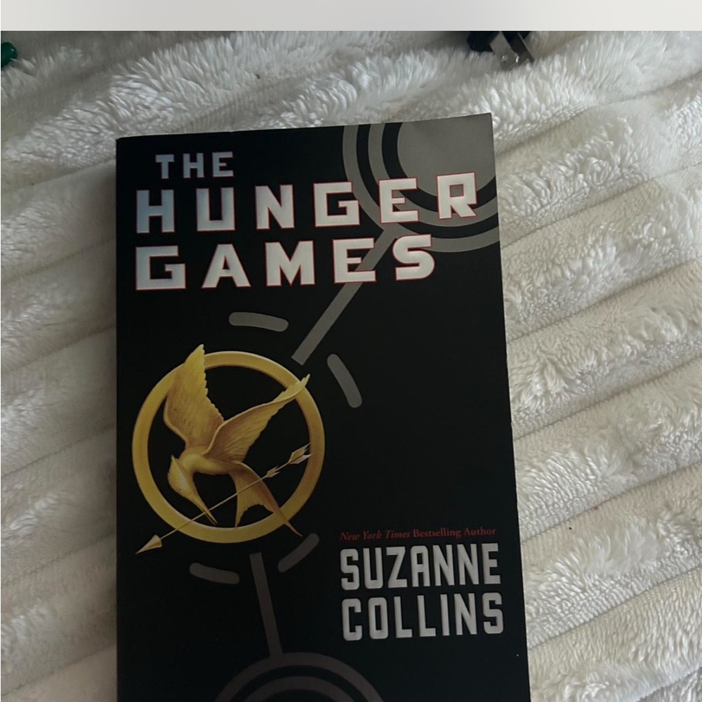 The Hunger Games by - Black Cover